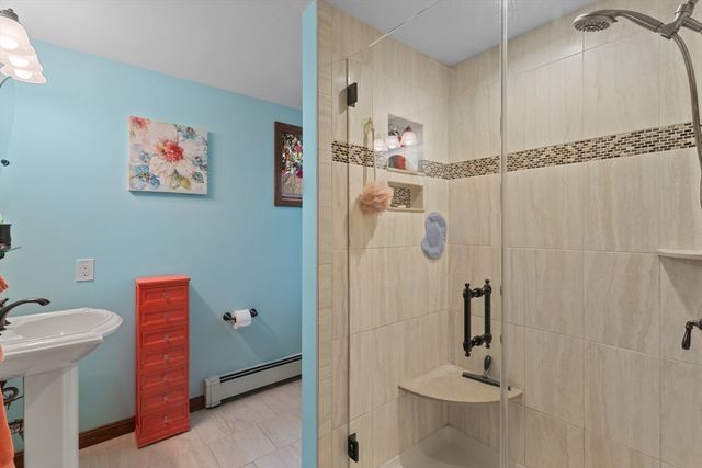 8 Liberty Tree Lane, Shrewsbury, MA 01545