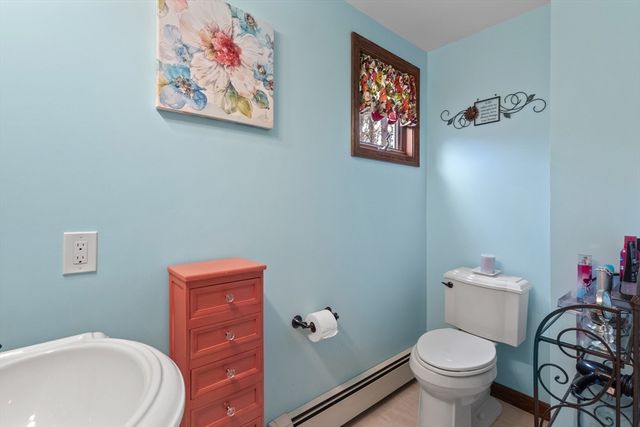 8 Liberty Tree Lane, Shrewsbury, MA 01545