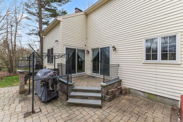 8 Liberty Tree Lane, Shrewsbury, MA 01545