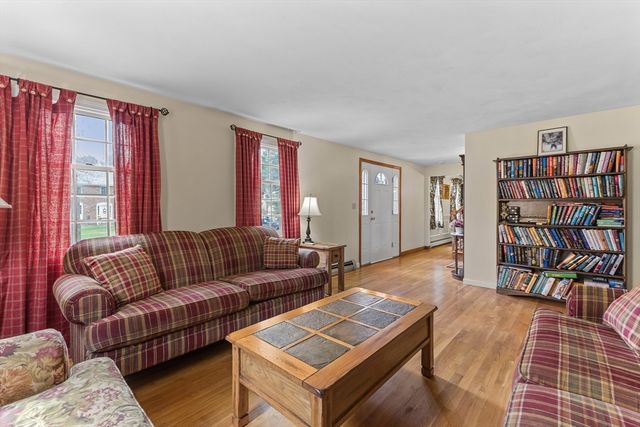 8 Liberty Tree Lane, Shrewsbury, MA 01545