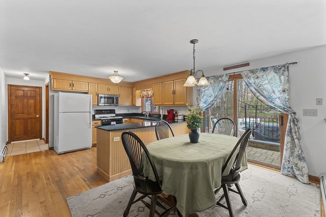 8 Liberty Tree Lane, Shrewsbury, MA 01545