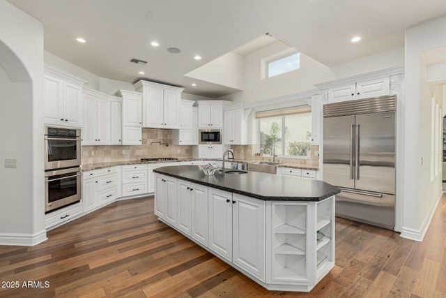 7002 E ASTER Drive, Scottsdale, AZ 85254