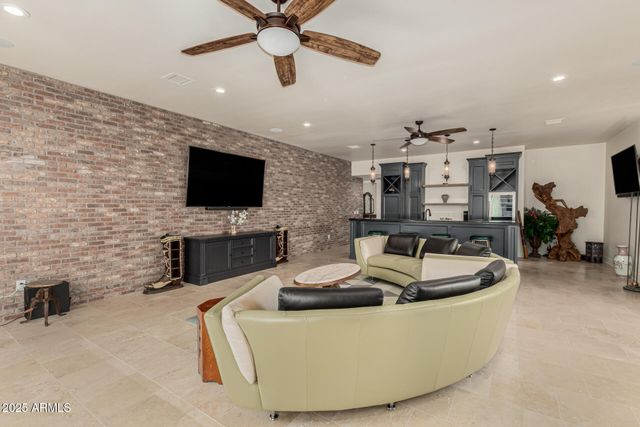 7002 E ASTER Drive, Scottsdale, AZ 85254