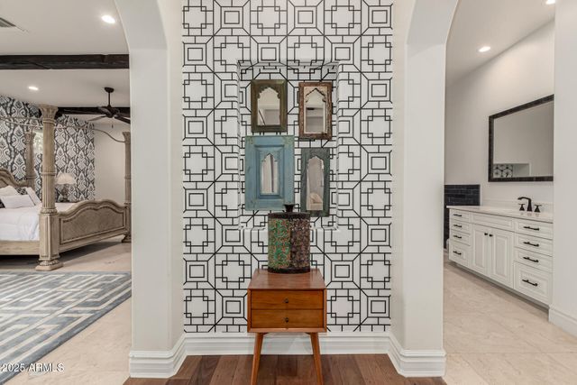 7002 E ASTER Drive, Scottsdale, AZ 85254