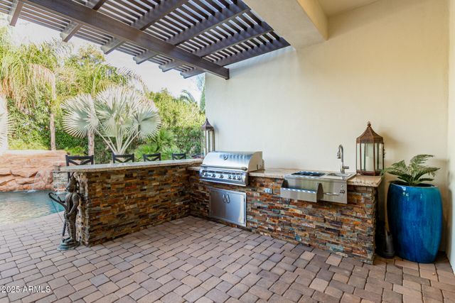 7002 E ASTER Drive, Scottsdale, AZ 85254