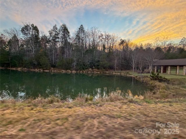 864 Matho Trace, Lake Lure, NC 28746