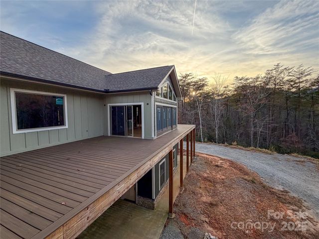 864 Matho Trace, Lake Lure, NC 28746