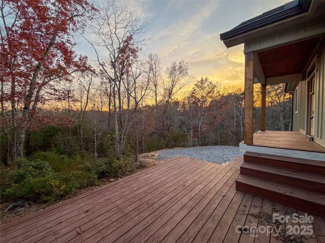 864 Matho Trace, Lake Lure, NC 28746