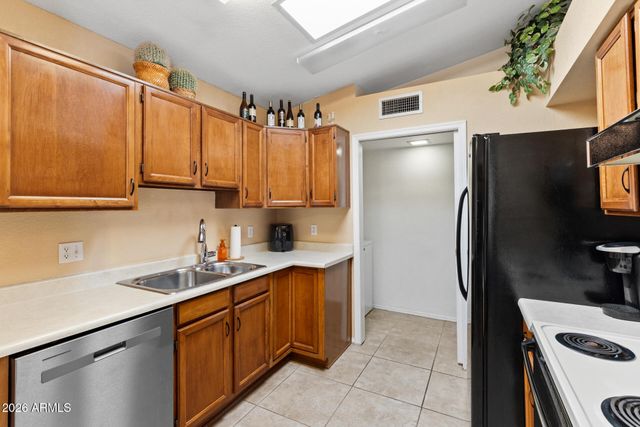 3709 W WAGONER Road, Glendale, AZ 85308