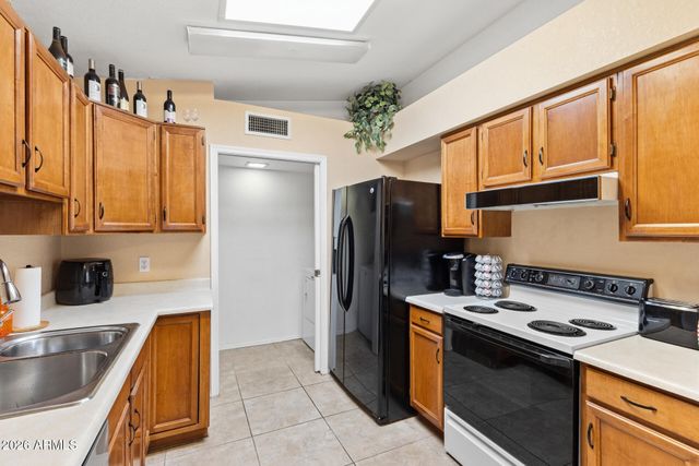 3709 W WAGONER Road, Glendale, AZ 85308