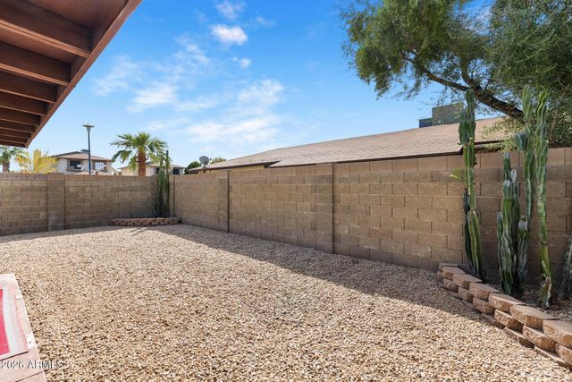 3709 W WAGONER Road, Glendale, AZ 85308