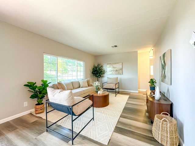 19 Tarn Cir, Oroville, CA 95966