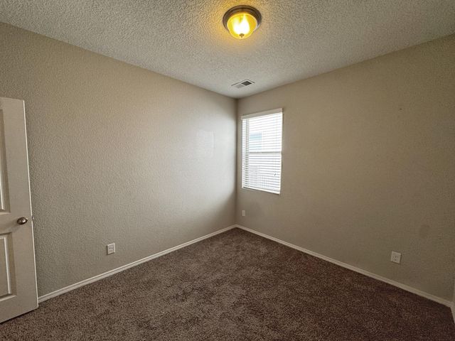 6732 Oro Valley Road NW, Albuquerque, NM 87114