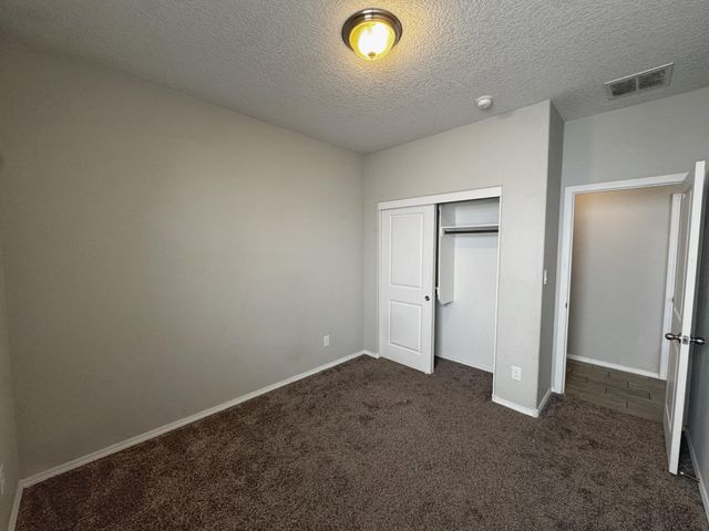 6732 Oro Valley Road NW, Albuquerque, NM 87114