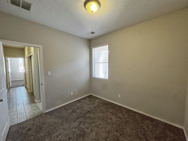 6732 Oro Valley Road NW, Albuquerque, NM 87114