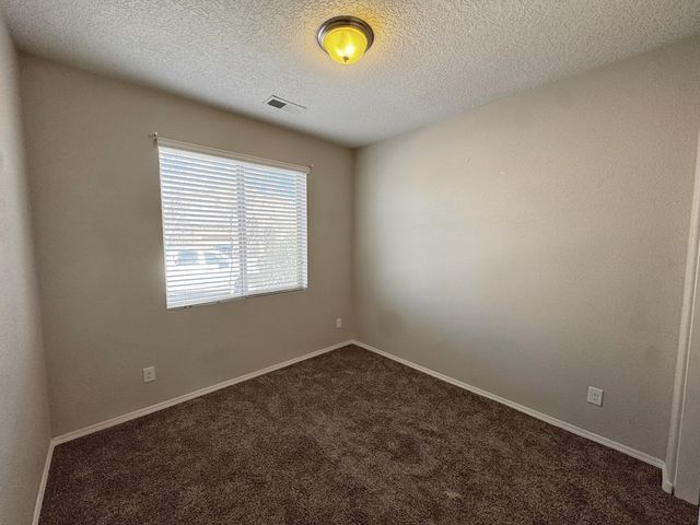 6732 Oro Valley Road NW, Albuquerque, NM 87114
