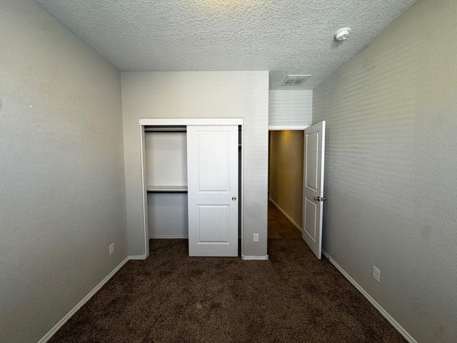 6732 Oro Valley Road NW, Albuquerque, NM 87114