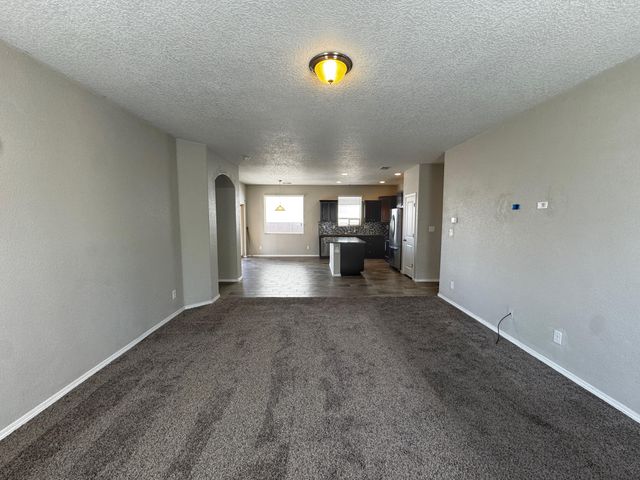 6732 Oro Valley Road NW, Albuquerque, NM 87114