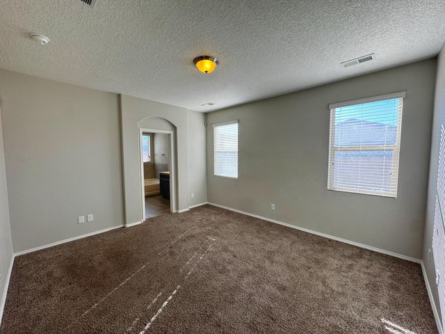 6732 Oro Valley Road NW, Albuquerque, NM 87114