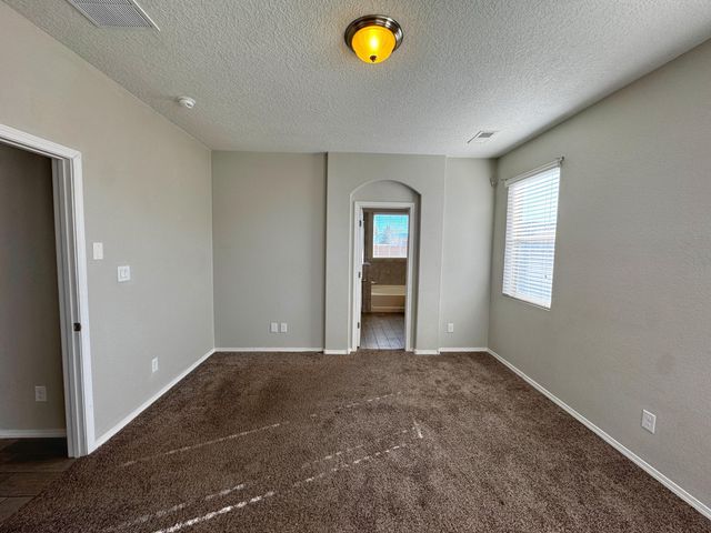 6732 Oro Valley Road NW, Albuquerque, NM 87114