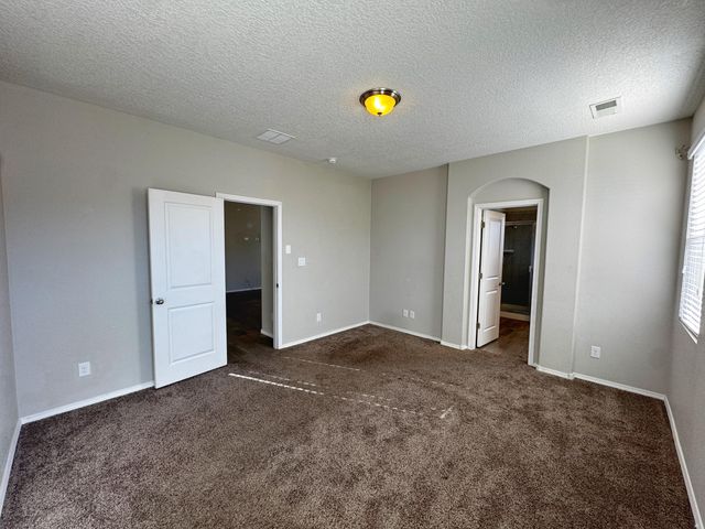 6732 Oro Valley Road NW, Albuquerque, NM 87114