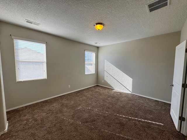 6732 Oro Valley Road NW, Albuquerque, NM 87114