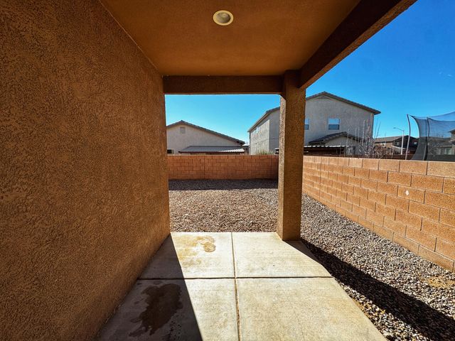 6732 Oro Valley Road NW, Albuquerque, NM 87114