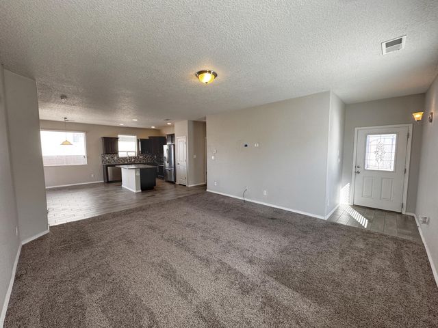 6732 Oro Valley Road NW, Albuquerque, NM 87114