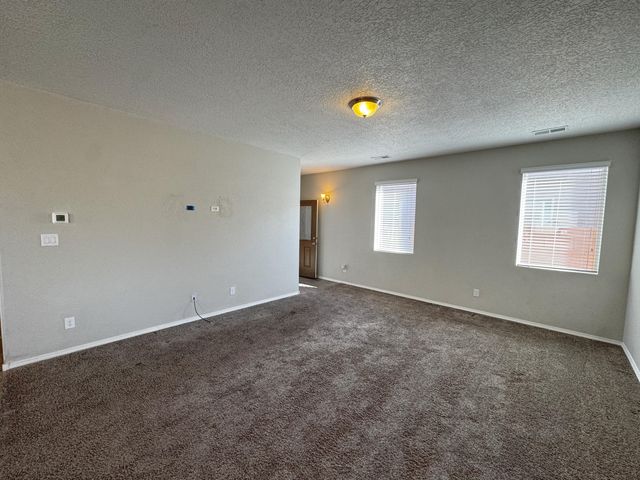 6732 Oro Valley Road NW, Albuquerque, NM 87114