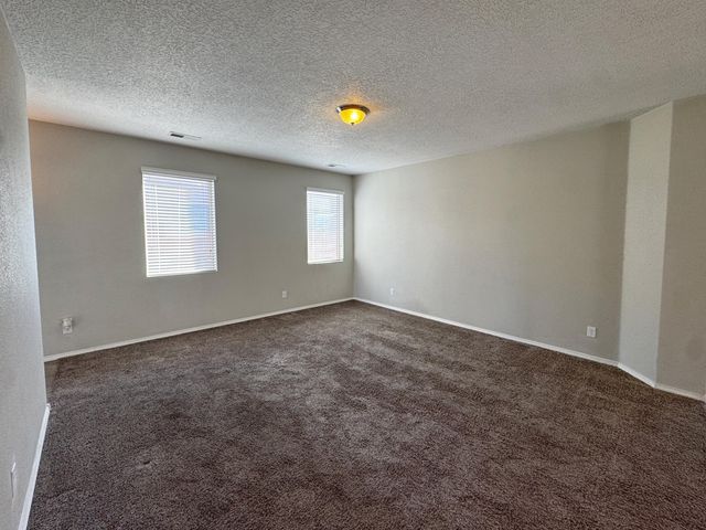 6732 Oro Valley Road NW, Albuquerque, NM 87114