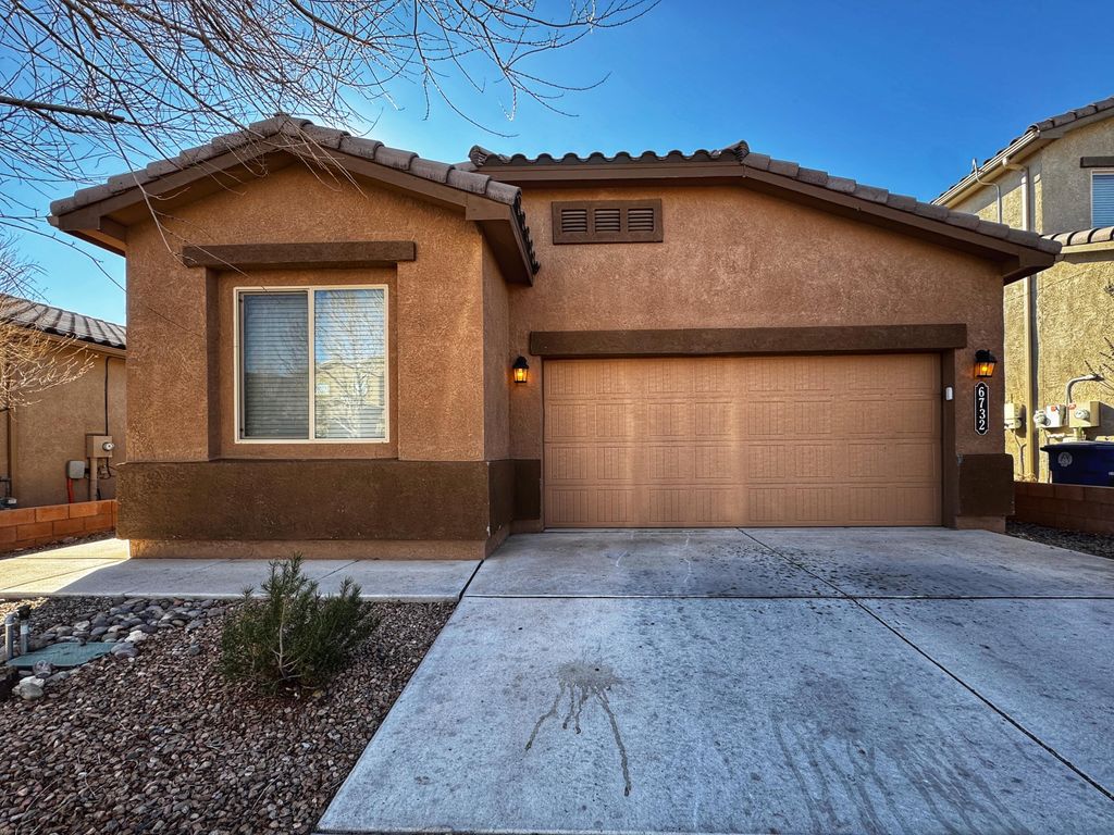 6732 Oro Valley Road NW, Albuquerque, NM 87114