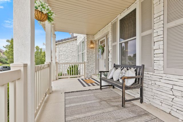 565 THRESHING CT, Kaysville, UT 84037