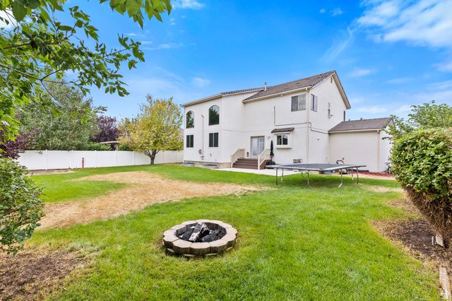 565 THRESHING CT, Kaysville, UT 84037