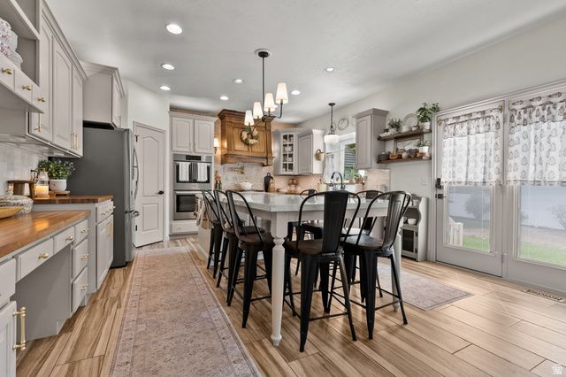565 THRESHING CT, Kaysville, UT 84037