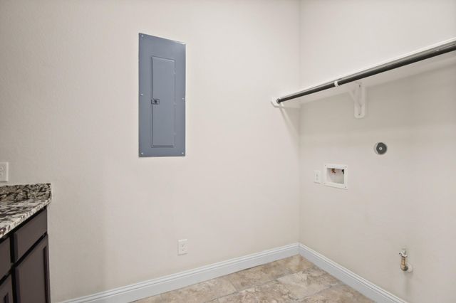 8931 Leaning Hollow Lane, Spring, TX 77379