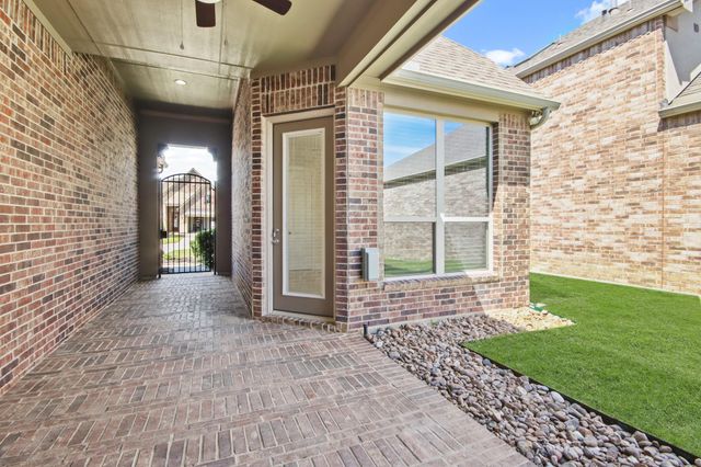 8931 Leaning Hollow Lane, Spring, TX 77379