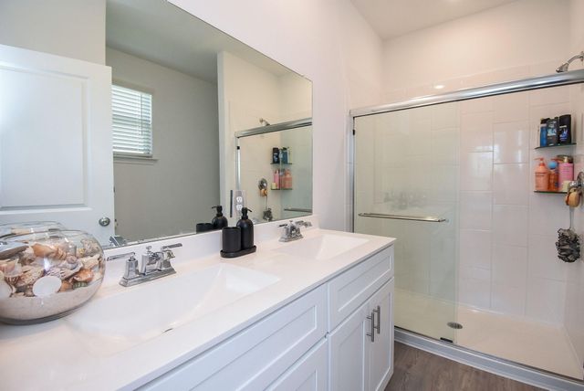 338 Paso Fino Drive, Alvin, TX 77511