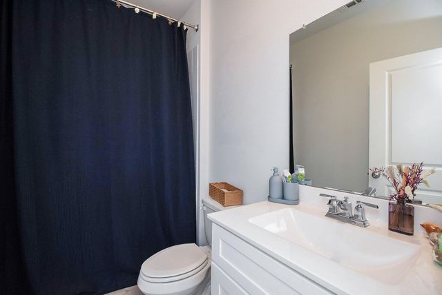 338 Paso Fino Drive, Alvin, TX 77511