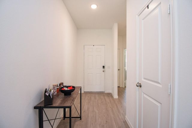 338 Paso Fino Drive, Alvin, TX 77511