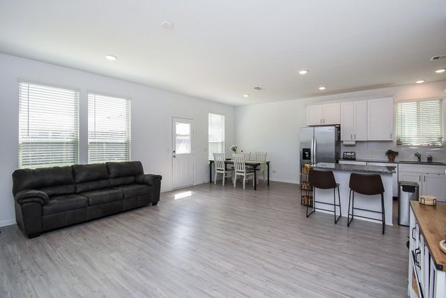 338 Paso Fino Drive, Alvin, TX 77511