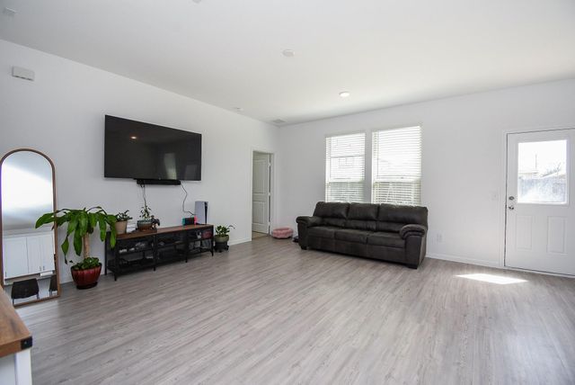 338 Paso Fino Drive, Alvin, TX 77511