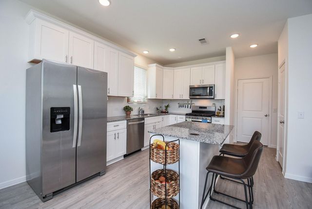 338 Paso Fino Drive, Alvin, TX 77511