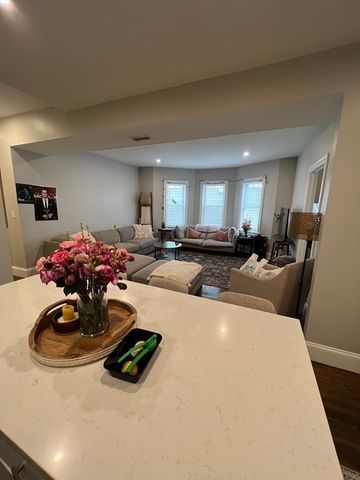 209 East Cottage 1, Boston, MA 02125