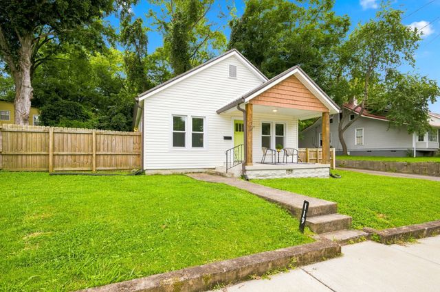 119 Poplar St, Dickson, TN 37055