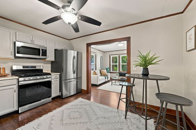 119 Poplar St, Dickson, TN 37055