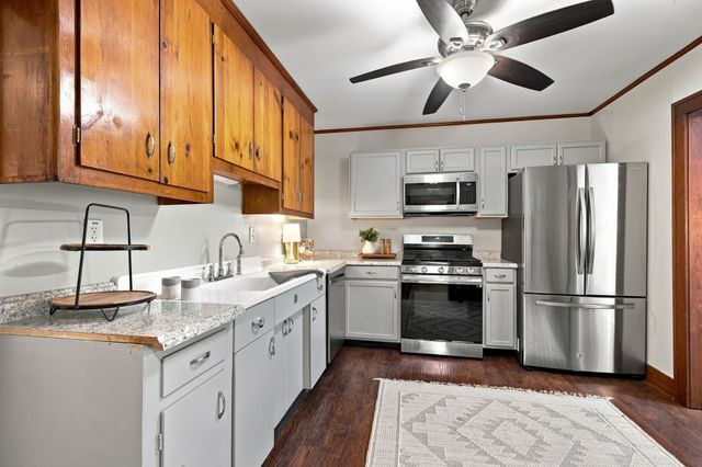 119 Poplar St, Dickson, TN 37055