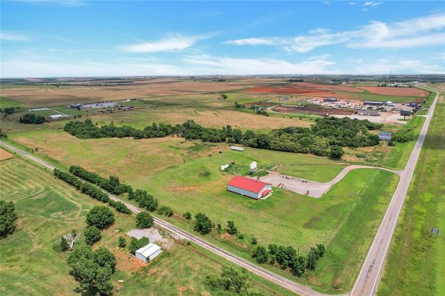 23003 N Frontage Road, Clinton, OK 73639