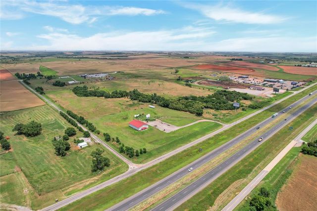 23003 N Frontage Road, Clinton, OK 73639