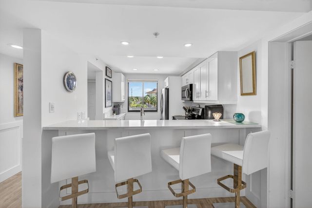 1901 MARINA ISLE Way 304, Jupiter, FL 33477