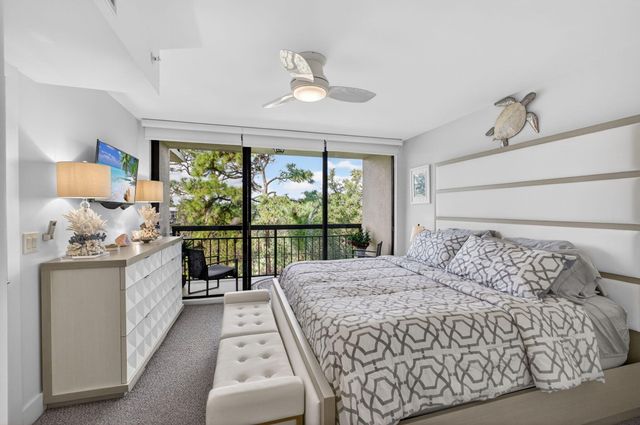 1901 MARINA ISLE Way 304, Jupiter, FL 33477